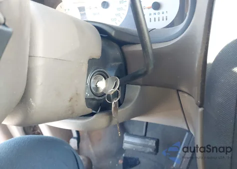 2002 Chrysler Voyager из США, поврежденный, VIN 1C4GJ25BX2B552565